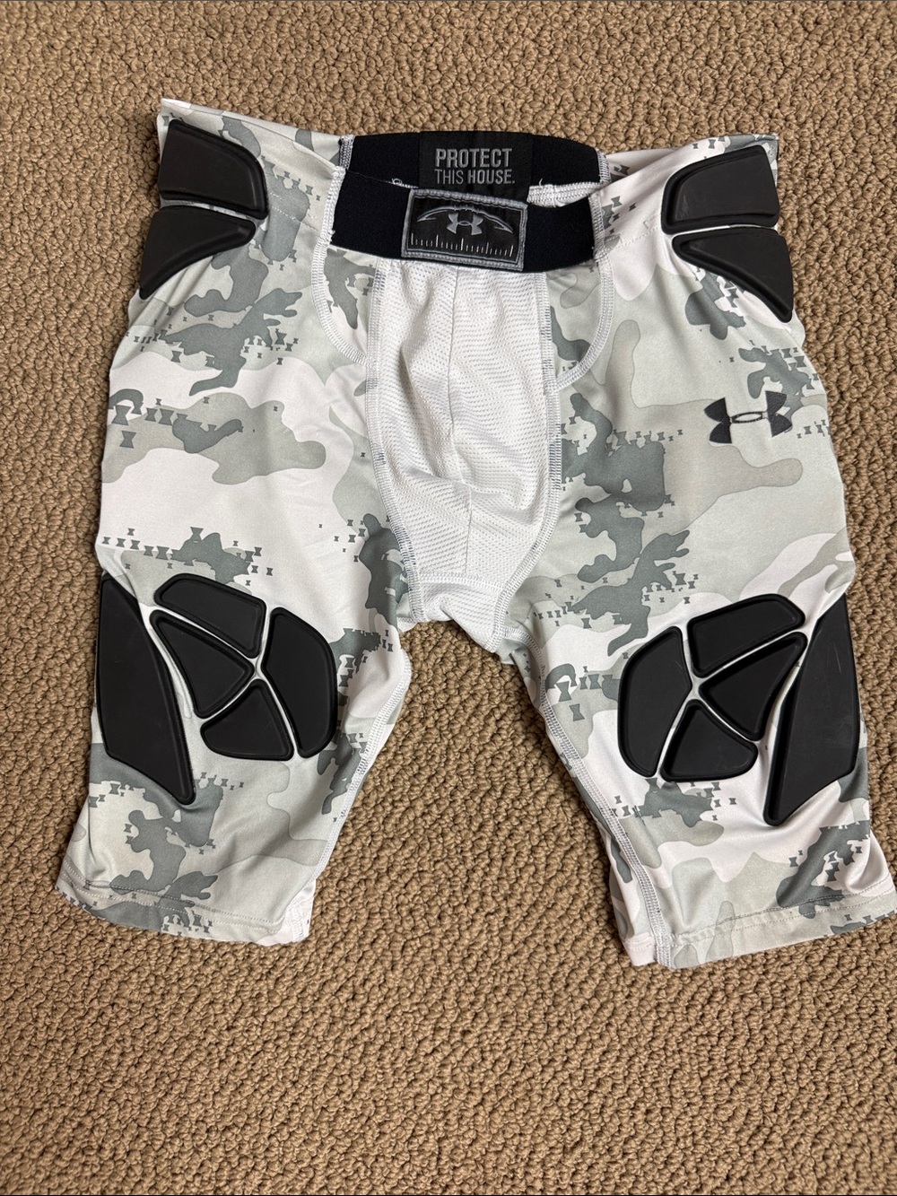 Under Armour Men’s White & Gray Camo Padded Compression Shorts